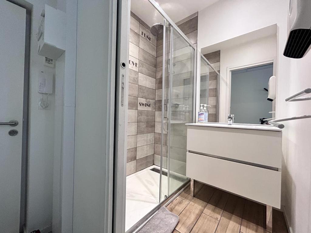 Tour D'Auvergne - Appartements En Plein Centre Ville, Proche De La Cathedrale Et De La Place De Jaude Clermont-Ferrand Esterno foto