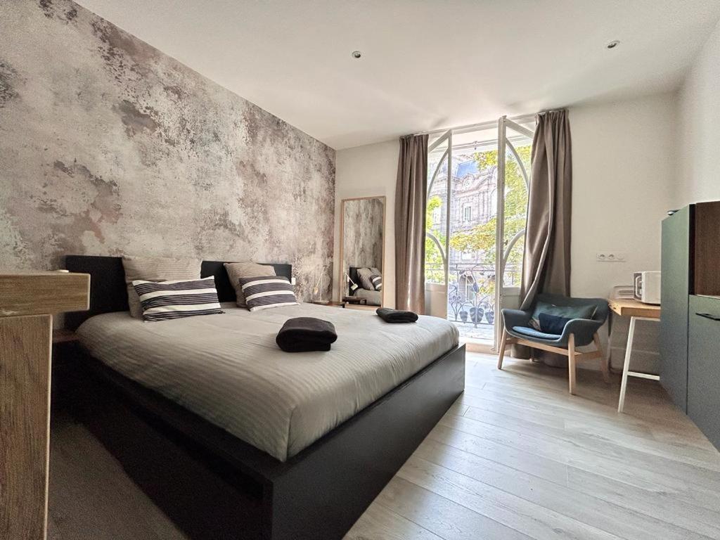 Tour D'Auvergne - Appartements En Plein Centre Ville, Proche De La Cathedrale Et De La Place De Jaude Clermont-Ferrand Esterno foto