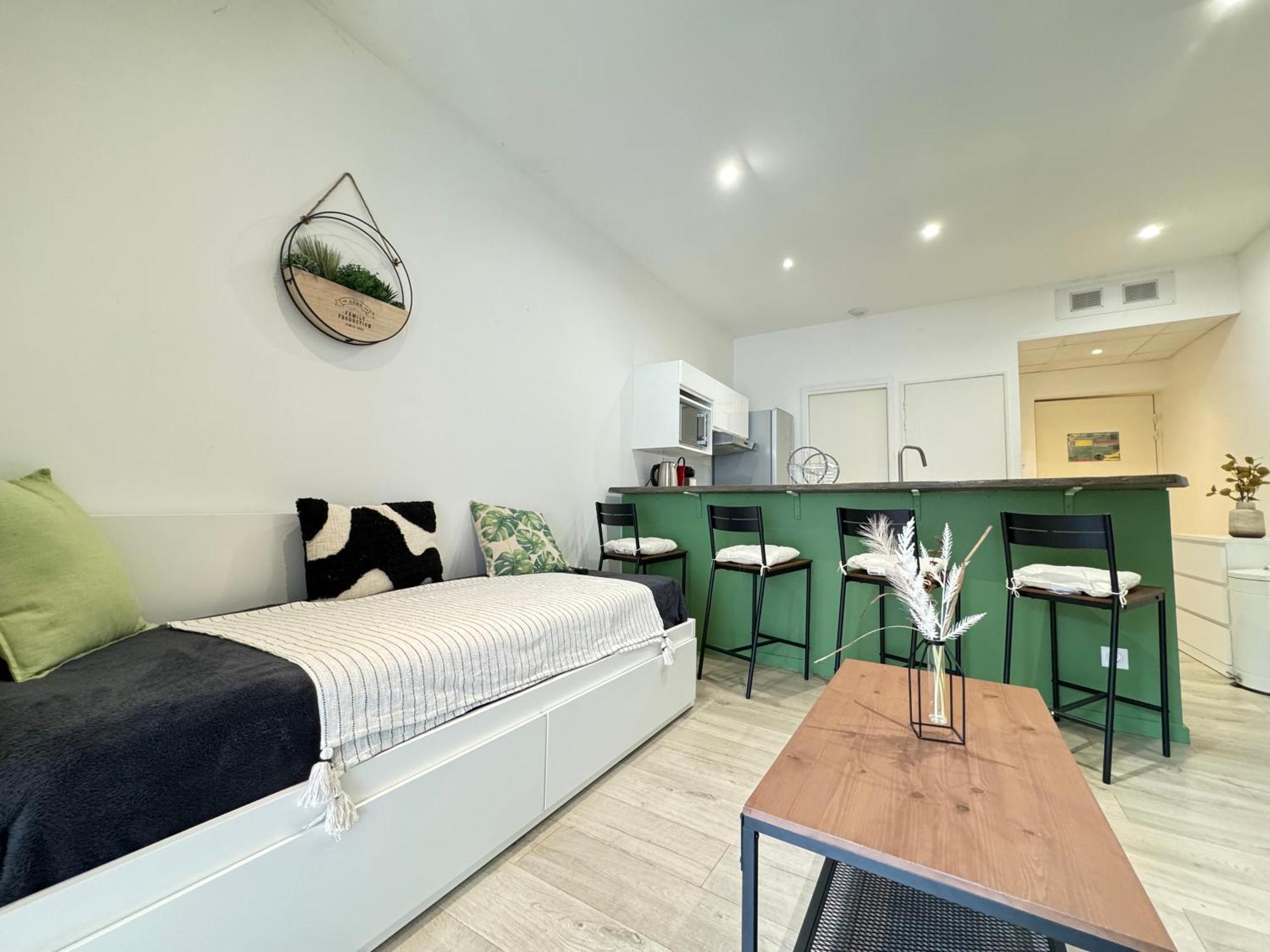 Tour D'Auvergne - Appartements En Plein Centre Ville, Proche De La Cathedrale Et De La Place De Jaude Clermont-Ferrand Esterno foto