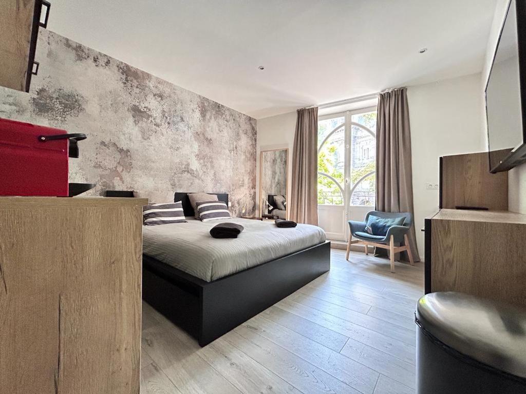 Tour D'Auvergne - Appartements En Plein Centre Ville, Proche De La Cathedrale Et De La Place De Jaude Clermont-Ferrand Esterno foto